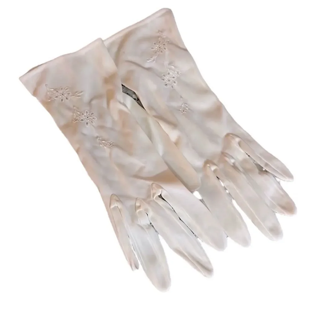 Vintage Nylon White Embroidered Gloves